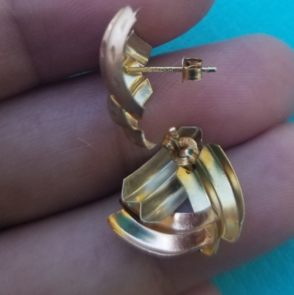 Tri-Colored Gold Post Earrings - Picture 8 of 8